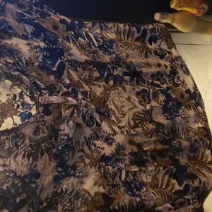 I'm selling women clothes pants and shirts